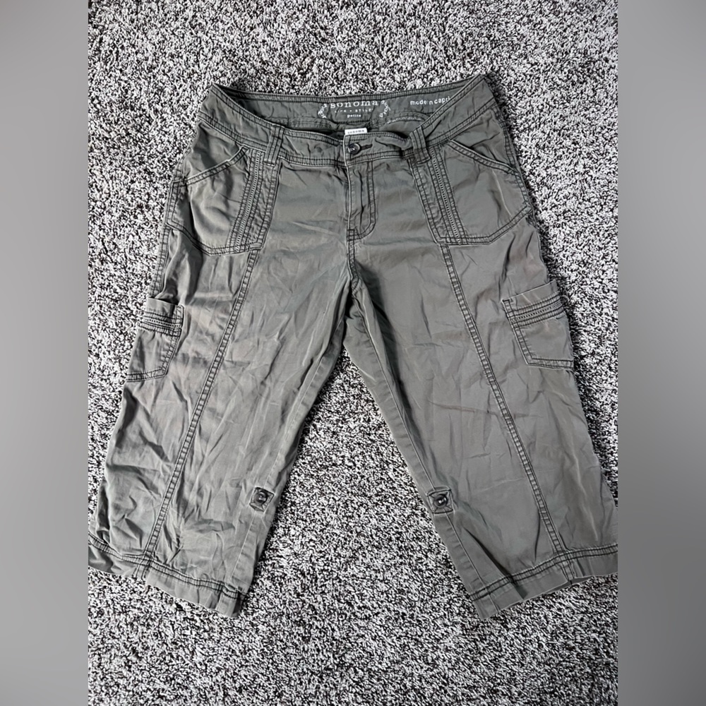 Sonoma. Womens capris size 6 petite